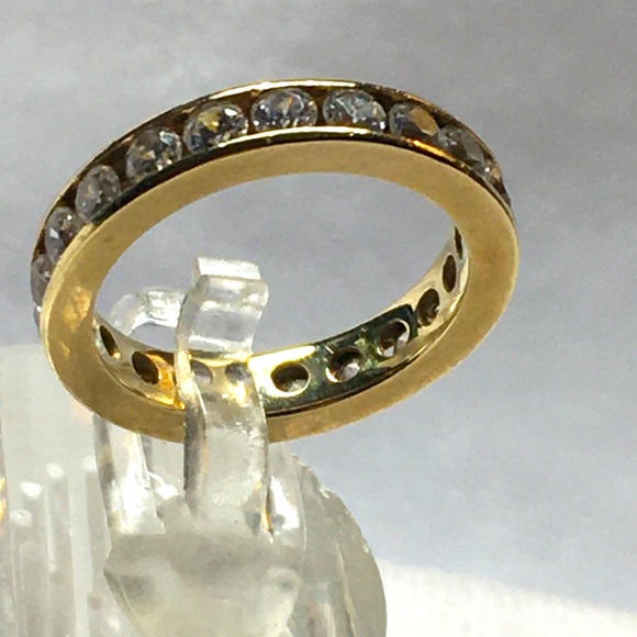 10K Solid Gold CZ Ring - Picture 5 of 11